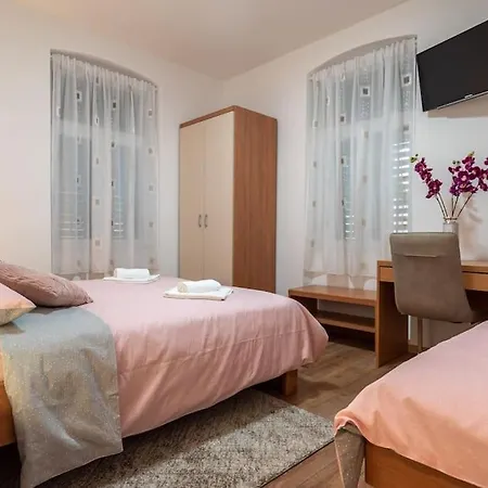 Old Town Cozy Homestay *