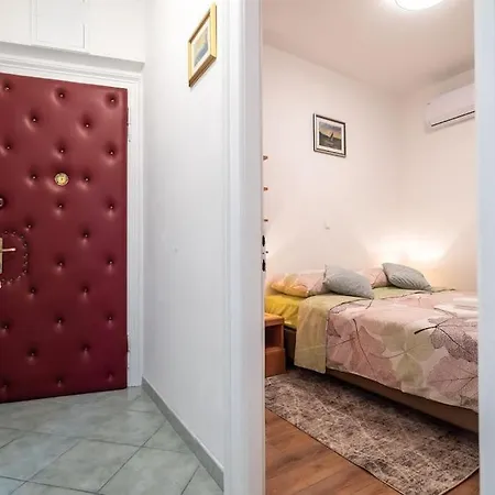 Old Town Cozy سبليت