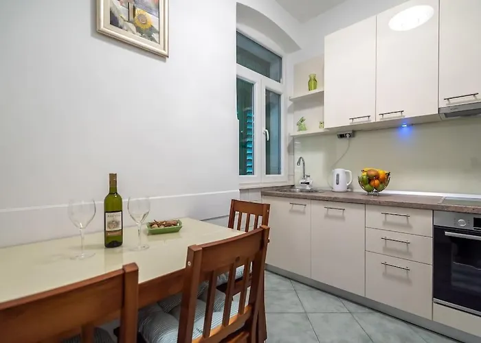 Δωμάτια σε οικογενειακή κατοικία Old Town Cozy Σπλιτ